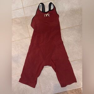 TYR Venzo Open Back 27 Tech Suit Swim Kneeskin